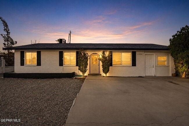 Building Photo - 11524 Meadowbrook Dr