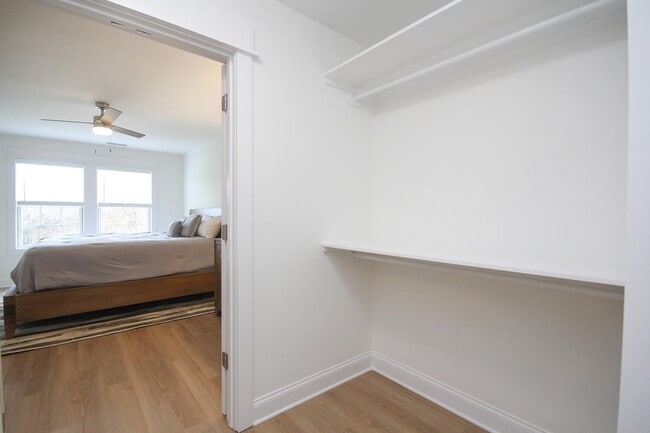 Building Photo - MOVE IN READY - LUXURY TOWNHOUSE!