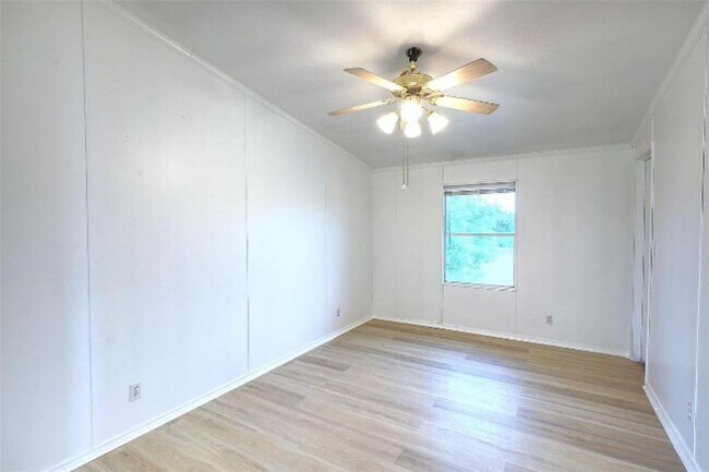 Building Photo - 132 Co Rd 247