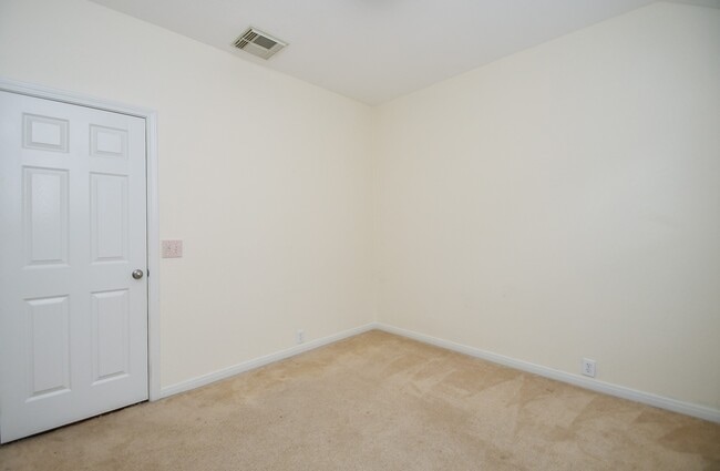 Building Photo - 9004 Sunrise Trail