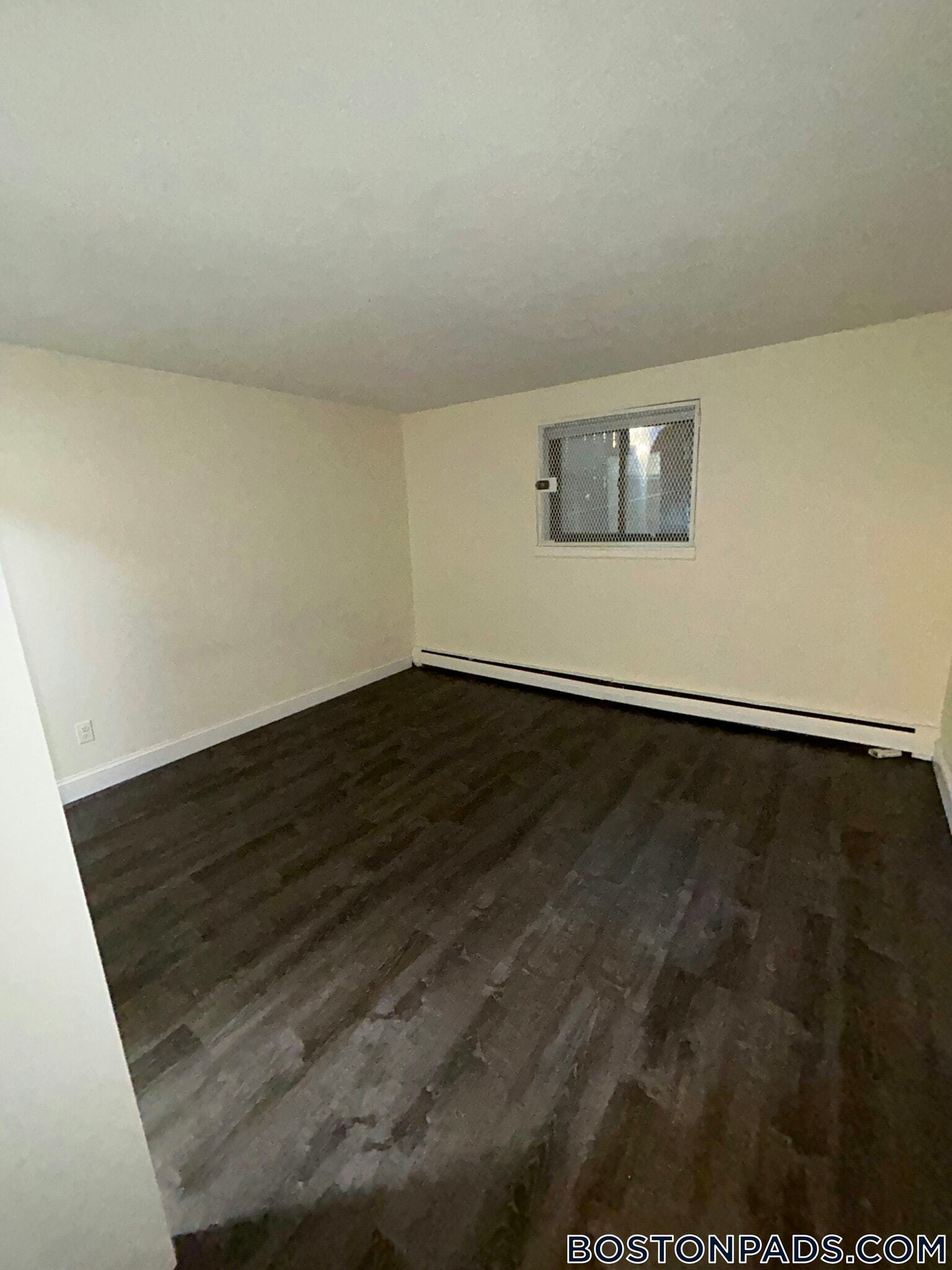 Building Photo - 122 Dustin St