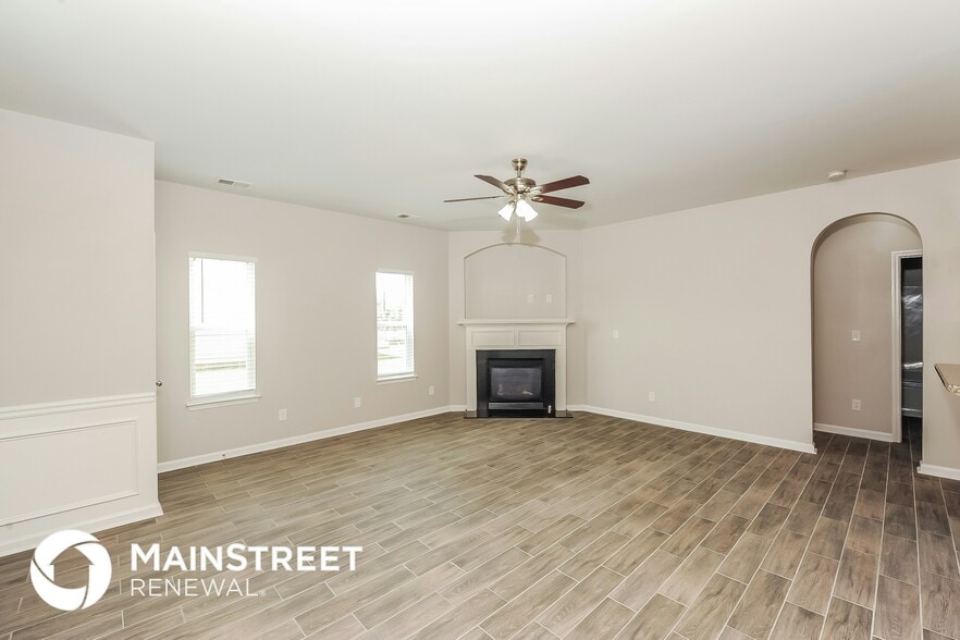 Building Photo - 7505 Absinth Dr