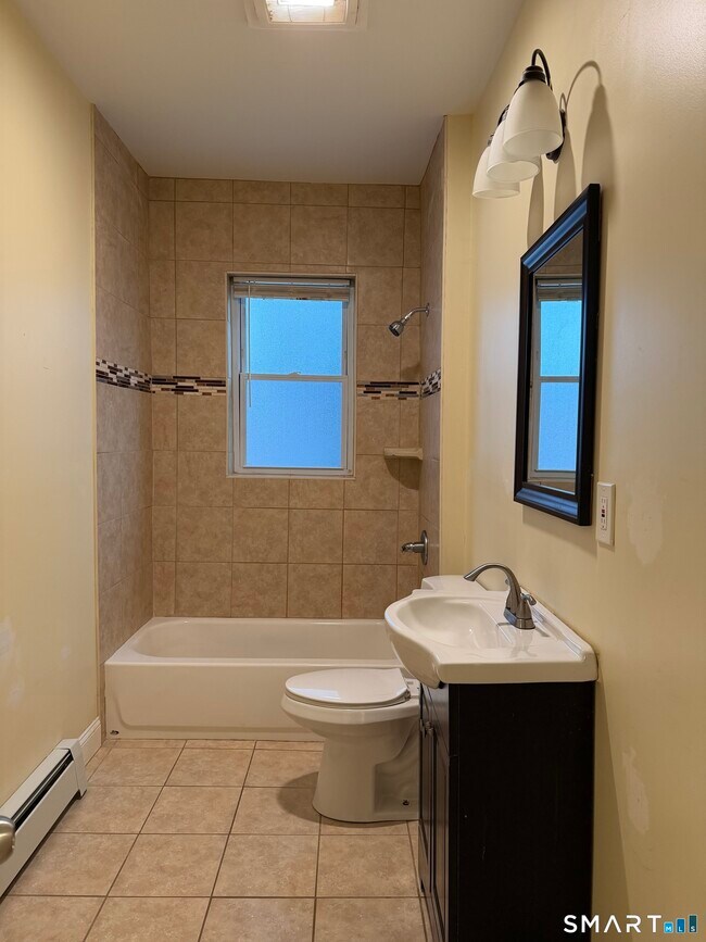 Building Photo - 181 Sisson Ave