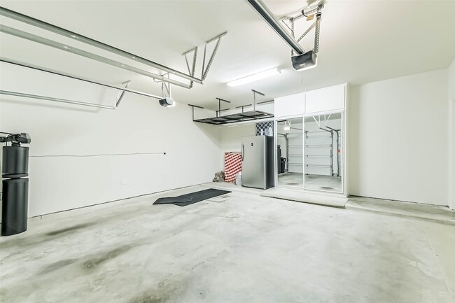 Building Photo - 1752 Monarch Ridge Dr