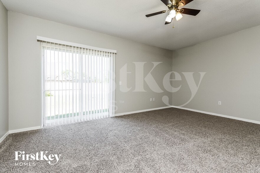 Building Photo - 651 Cotulla Dr
