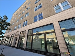 Building Photo - 103 E Central Ave