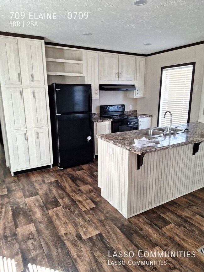 Primary Photo - 709 Elaine Ct