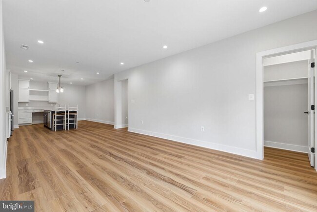 Building Photo - 6101 Berkshire Dr