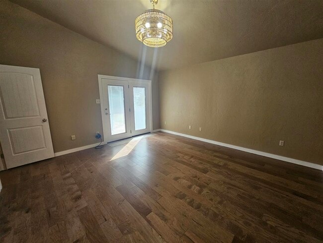 Building Photo - 2309 NE Turtle Creek Dr
