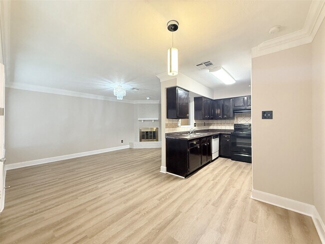 Building Photo - 6387 S Briar Bayou Dr