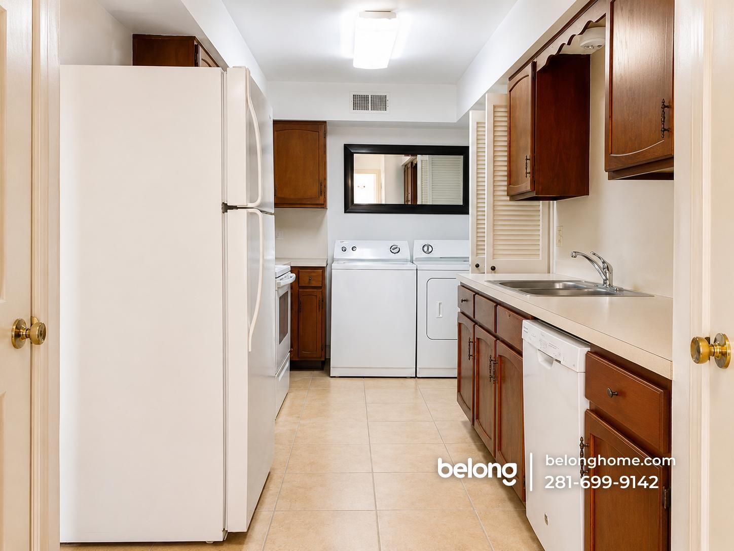 Building Photo - 357 N Post Oak Ln