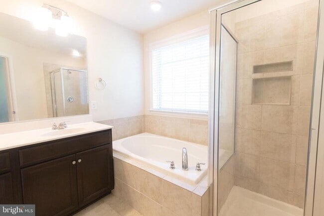 Building Photo - 15416 Lady Lauren Ln