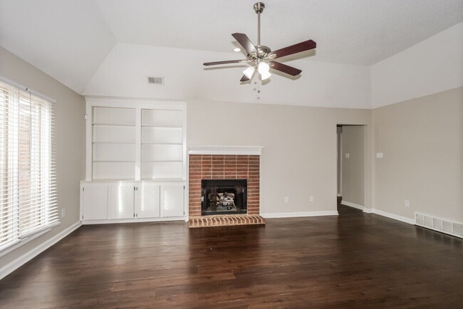 Building Photo - 4387 Cross Creek Cove