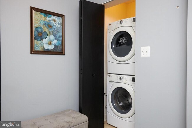 Building Photo - 1011 Arlington Blvd