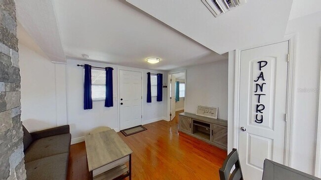 Building Photo - 3729 31st Ave S