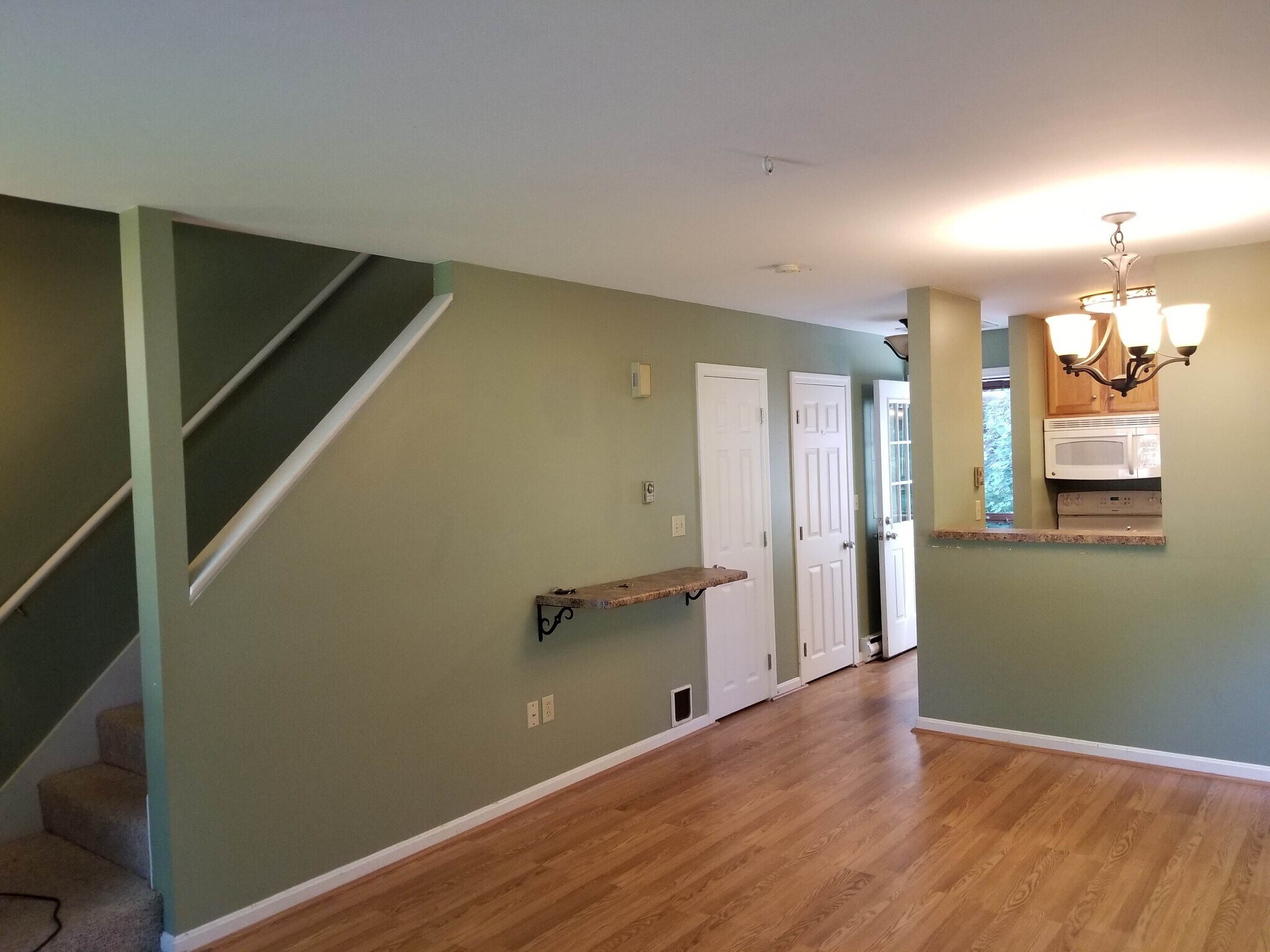 Building Photo - 11 Farmgate Rd