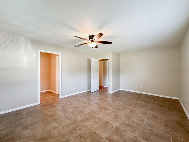 Building Photo - 11418 Cypress North Houston Rd