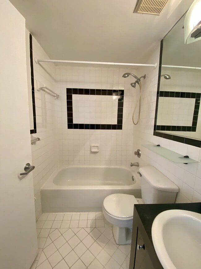 Building Photo - 1521 Lenox Ave