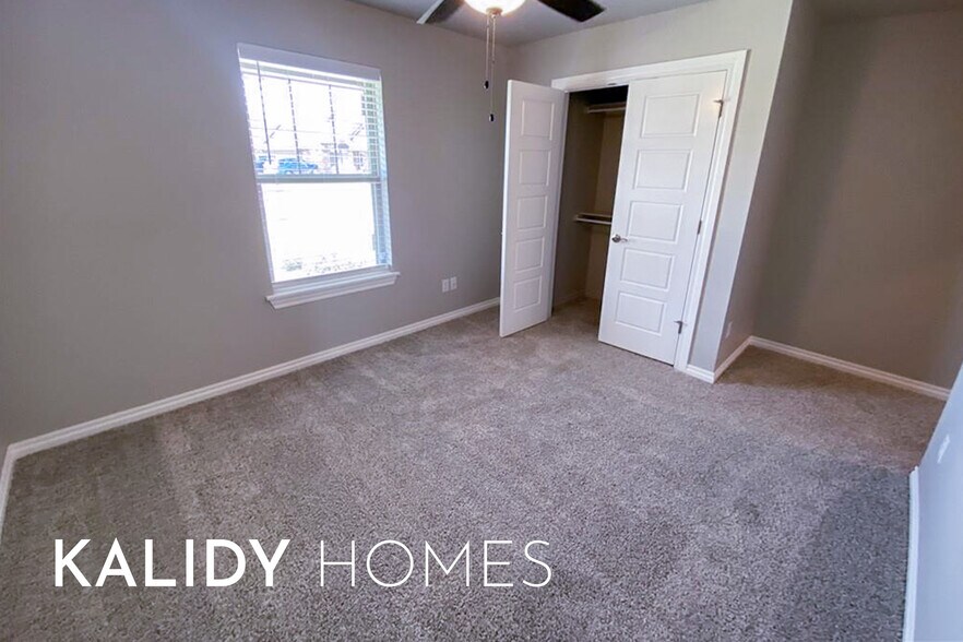Building Photo - 12500 Elba Dr