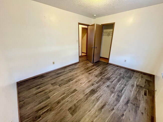 Building Photo - 2405-B E Pacific St