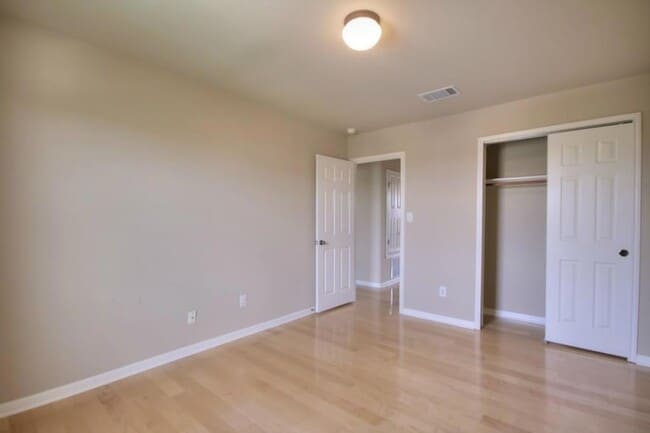 Building Photo - 9624 Castle Pines Dr