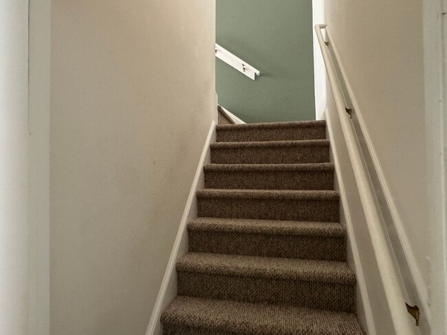 Building Photo - 105 Owls Nest Ct