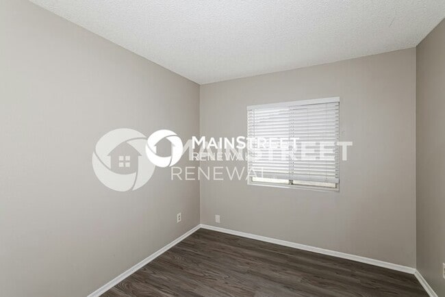 Building Photo - 1109 W Renee Dr