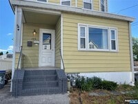 Building Photo - 224 Pierre Ave