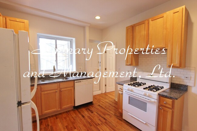 Interior Photo - 3453-55 N Bosworth
