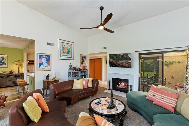 Building Photo - 1326 Tiffany Cir N