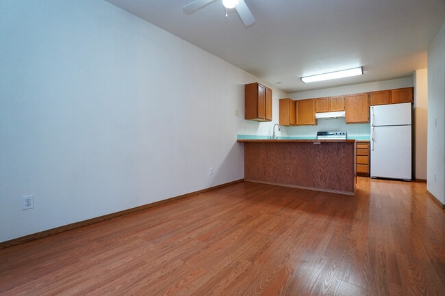 Building Photo - 82 3rd St