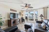 Building Photo - 7205 Thomas Dr