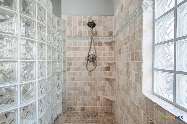 Building Photo - 30209 Oak Tree Dr