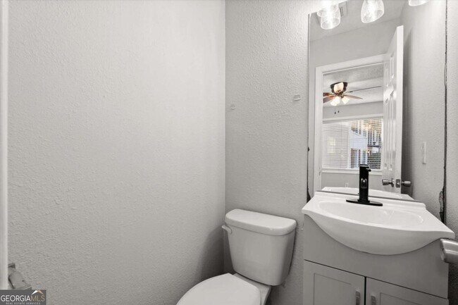 Building Photo - 2166 Park Terrace