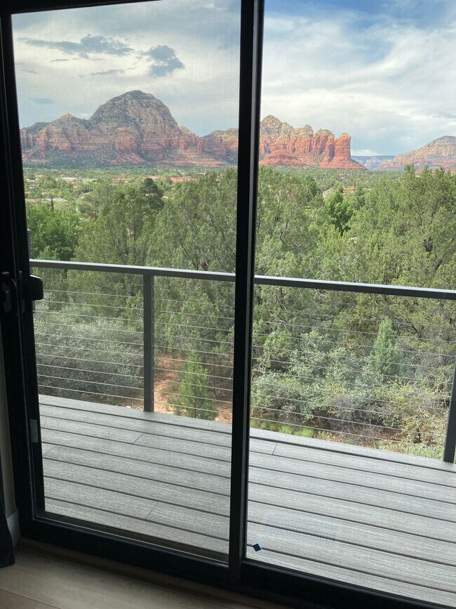 Building Photo - Spectacular, Panoramic Red Rock Views in West Sedona