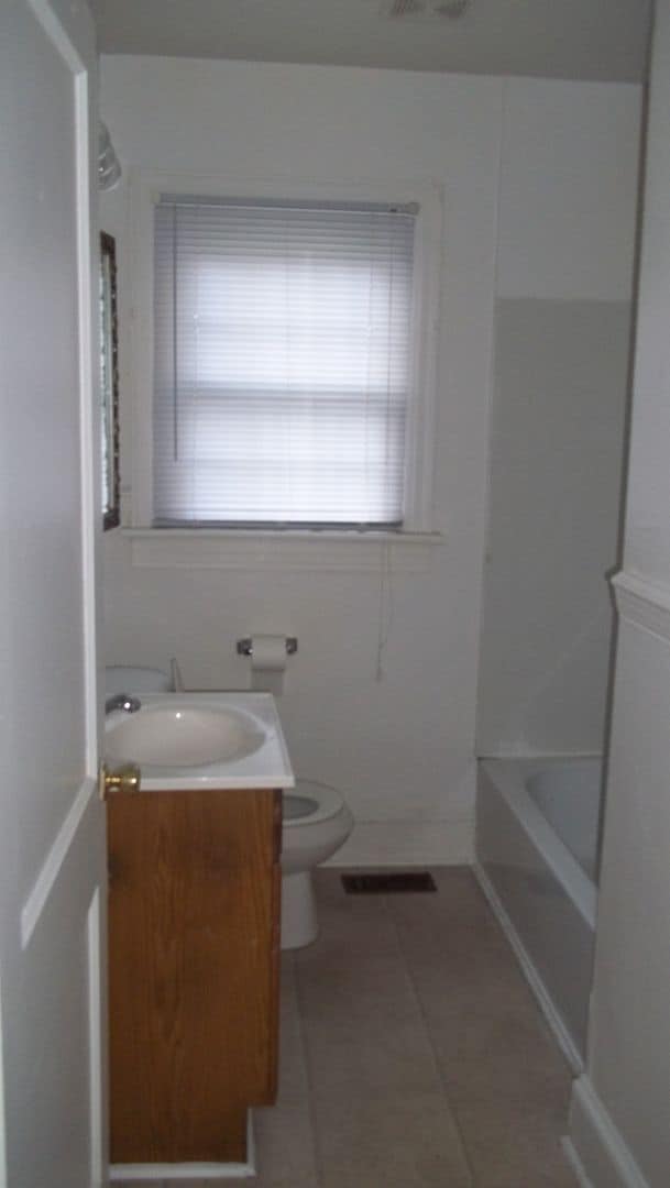 Building Photo - 206 Hudson St