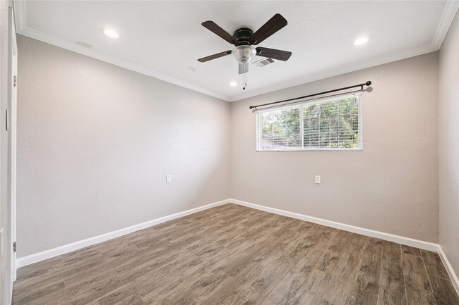 Building Photo - 612 Wisconsin St