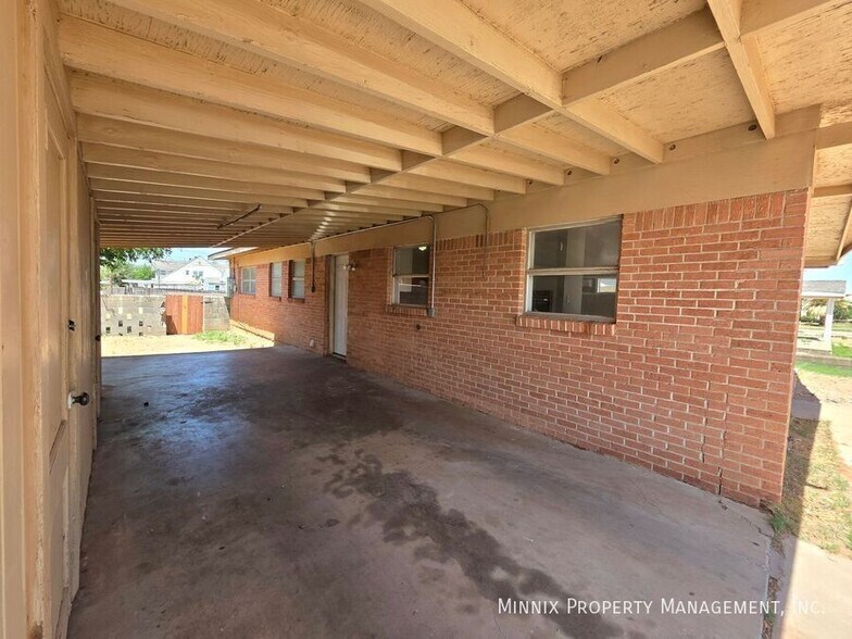 Building Photo - 3202 W Illinois Ave