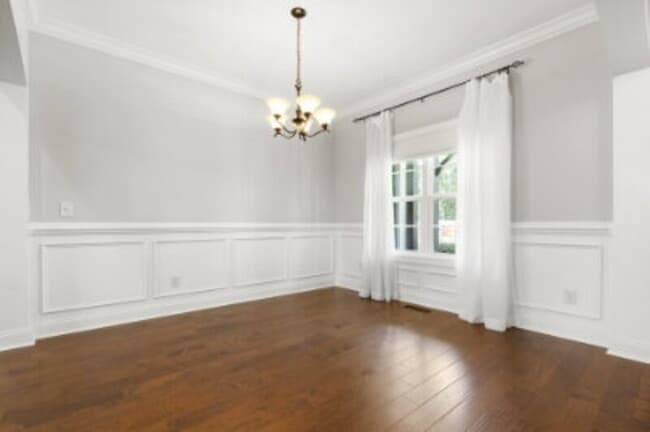 Building Photo - 585 Herons Brook Dr