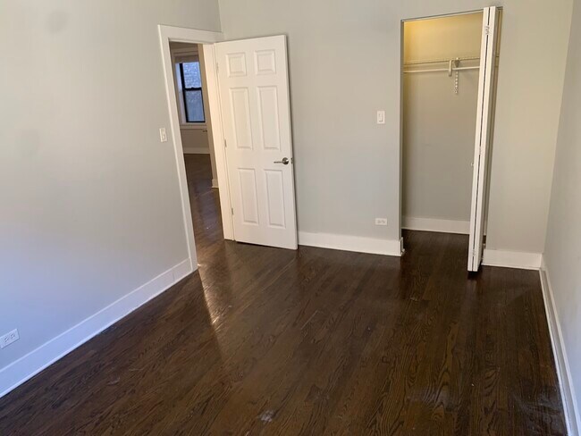 Building Photo - 5537 S Everett Ave