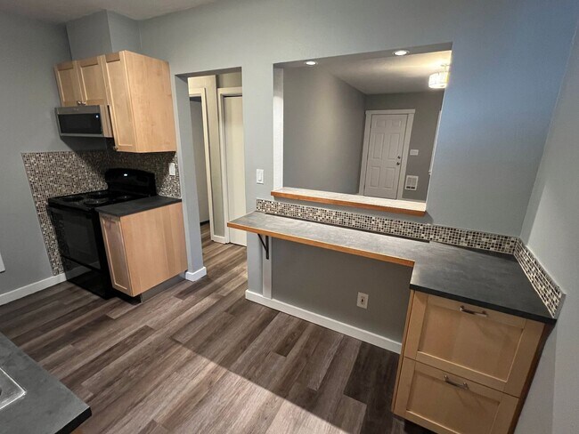 Building Photo - r3008unanderavev