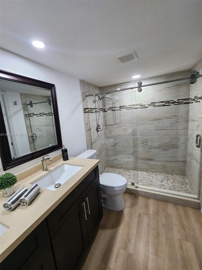 Building Photo - 2304 Lucaya Ln