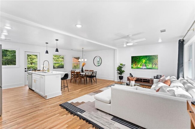 Building Photo - 500 Collier Ridge Dr NW