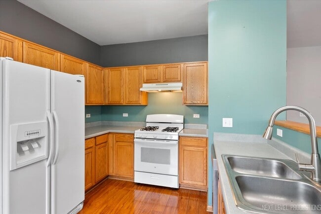Building Photo - 611 Waterview Ct