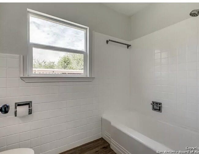 Building Photo - 229 Greer St