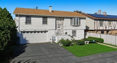 Building Photo - 87 Merseles St