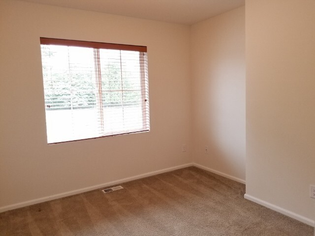 Building Photo - Pet Friendly Tumwater Hill Home