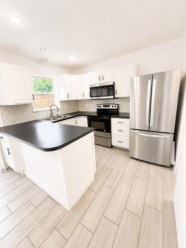 Building Photo - Charming 3-Bedroom Home in the Heart of Clarksville!