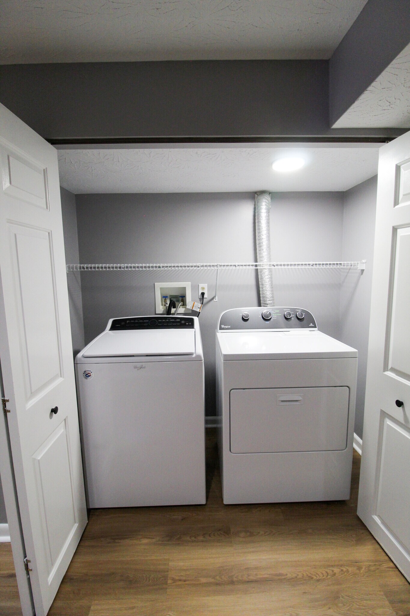 Building Photo - 2127 Deerfield Pl