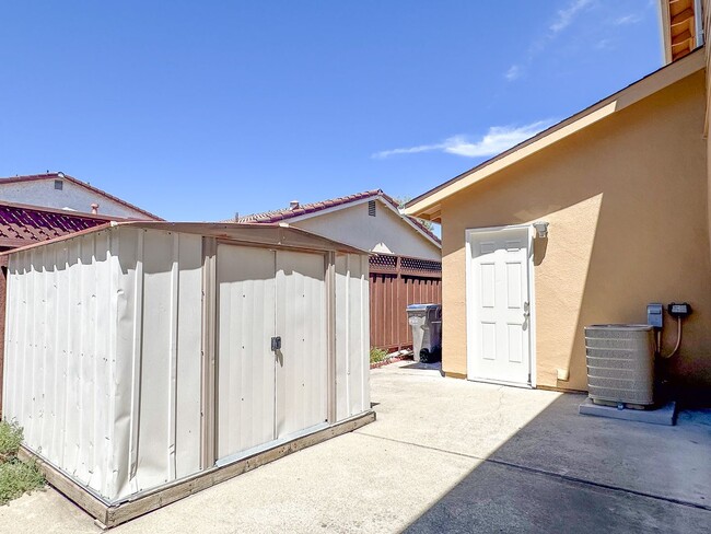 Building Photo - 4577 Meadowhurst Ct